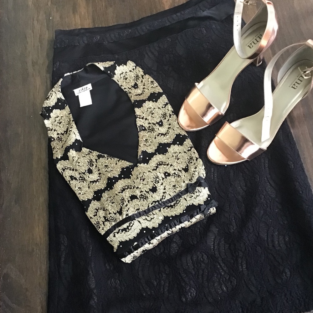 Lace Pencil Skirt - Picture 2 of 6